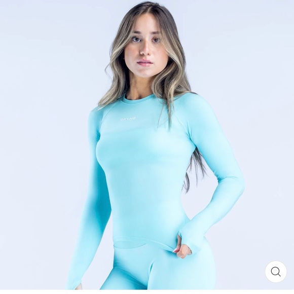 Dfyne Tops - Dfyne DEFY long sleeve tee